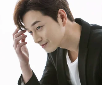 Lee Hyun-wook height profile photo