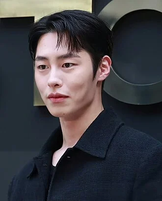 Lee Jae-wook height profile photo