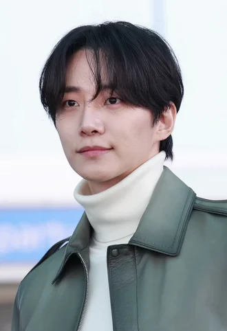 Lee Jun-ho height profile photo