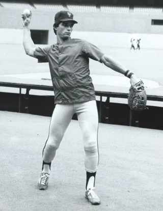 Lee Mazzilli height profile photo