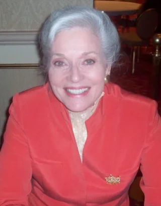 Lee Meriwether height profile photo