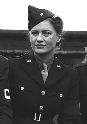 Lee Miller height profile photo