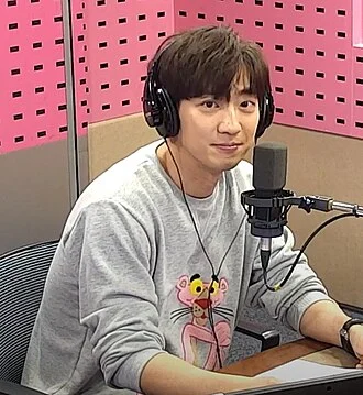 Lee Sang-yeob height profile photo