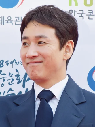 Lee Sun-kyun height profile photo