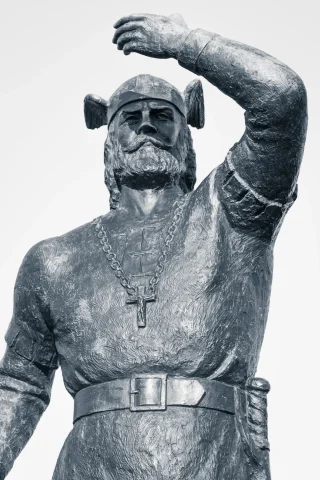 Leif Erikson height profile photo