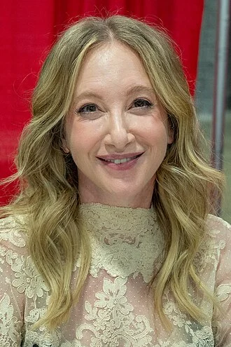 Leigh Bardugo height profile photo