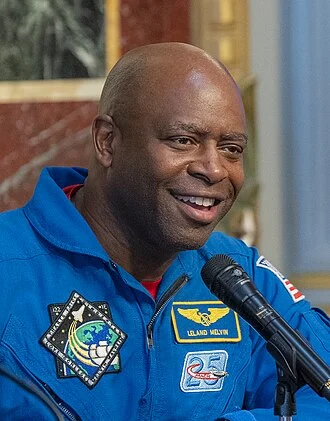 Leland D. Melvin height profile photo