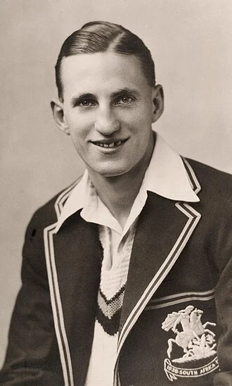 Len Hutton height profile photo