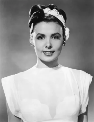 Lena Horne height profile photo