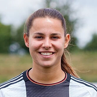 Lena Oberdorf height profile photo