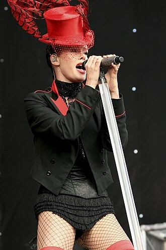 Lene Nystrøm height profile photo