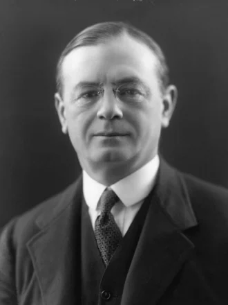 Leo Amery height profile photo