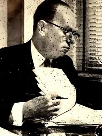 Leo Burnett height profile photo