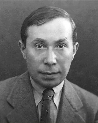 Leo Strauss height profile photo