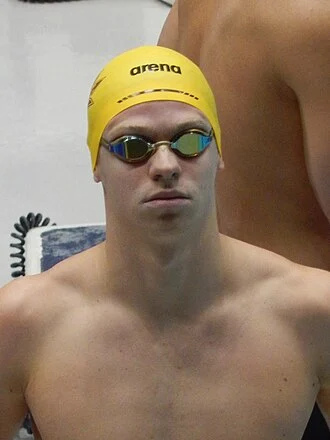 Léon Marchand height profile photo
