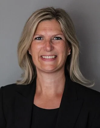 Leona Alleslev height profile photo