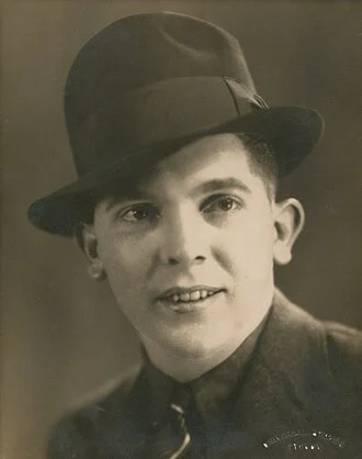 Leonard Siffleet height profile photo