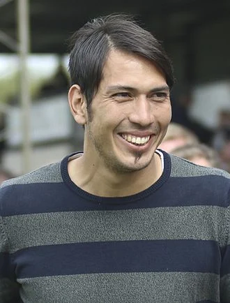 Leonardo Ulloa height profile photo