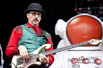 Les Claypool height profile photo