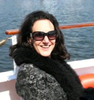 Lesley Joseph height profile photo