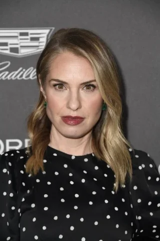 Leslie Grossman height profile photo
