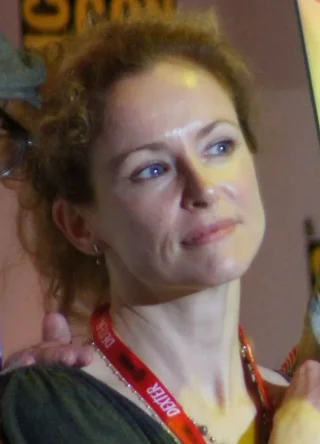 Leslie Hope height profile photo