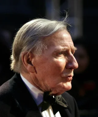 Leslie Phillips height profile photo