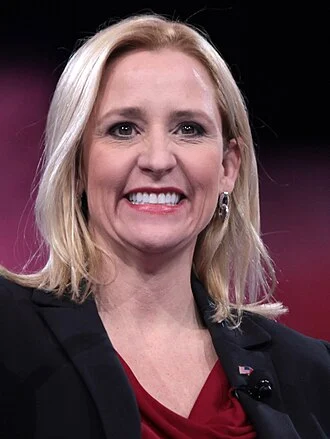 Leslie Rutledge height profile photo