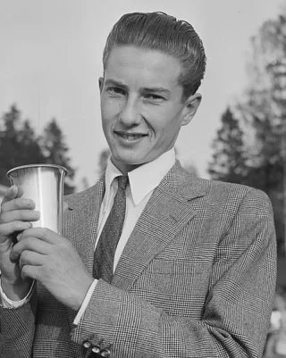 Lester Piggott height profile photo