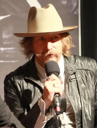 Lew Temple height profile photo