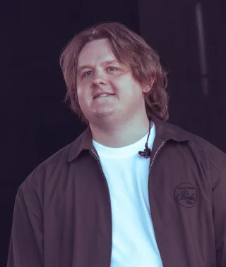 Lewis Capaldi height profile photo