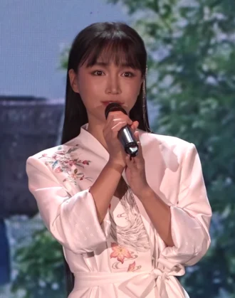 Li Ziqi (vlogger) height profile photo