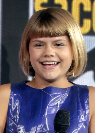 Lia McHugh height profile photo