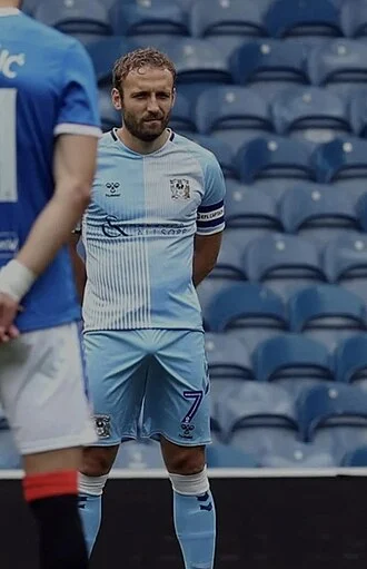 Liam Kelly (footballer, born 1990) height profile photo