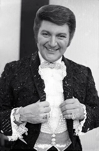 Liberace height profile photo
