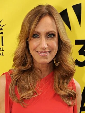Lili Estefan height profile photo