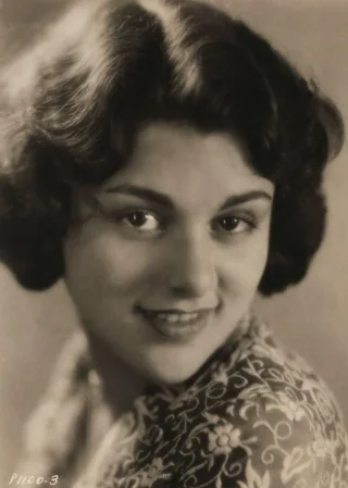 Lillian Roth height profile photo