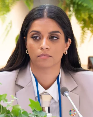 Lilly Singh height profile photo
