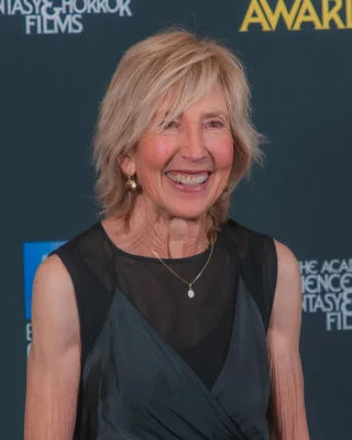 Lin Shaye height profile photo