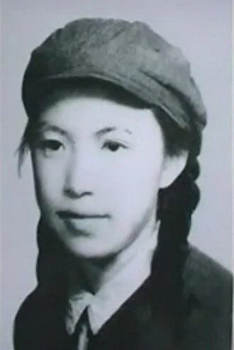 Lin Zhao height profile photo