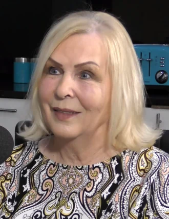 Linda Calvey height profile photo