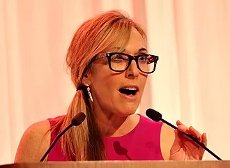 Linda Cohn height profile photo