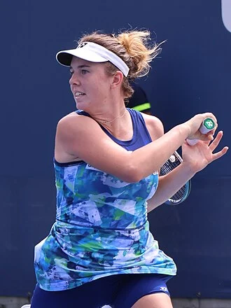 Linda Nosková height profile photo