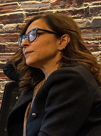 Linda Yaccarino height profile photo