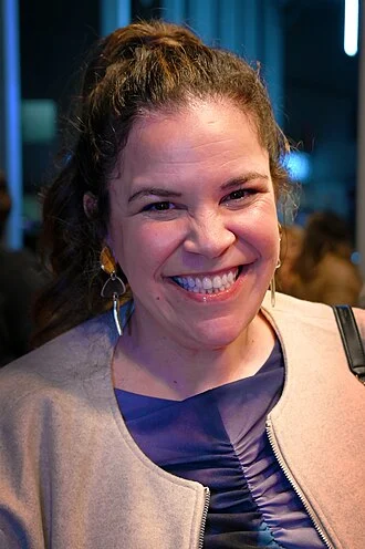 Lindsay Mendez height profile photo