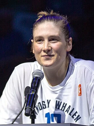 Lindsay Whalen height profile photo