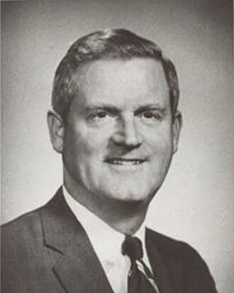 Linwood Holton height profile photo
