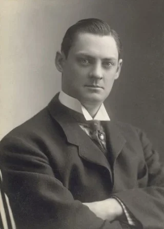 Lionel Barrymore height profile photo