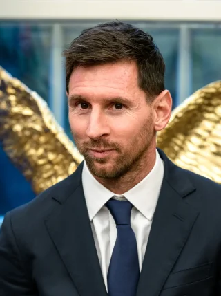 Lionel Messi height profile photo