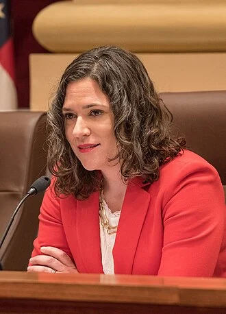 Lisa Bender height profile photo